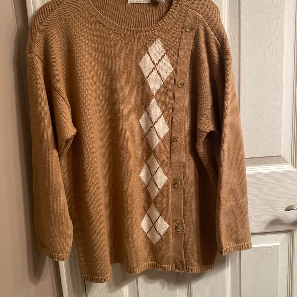 Liz Claiborne long sleeved sweater